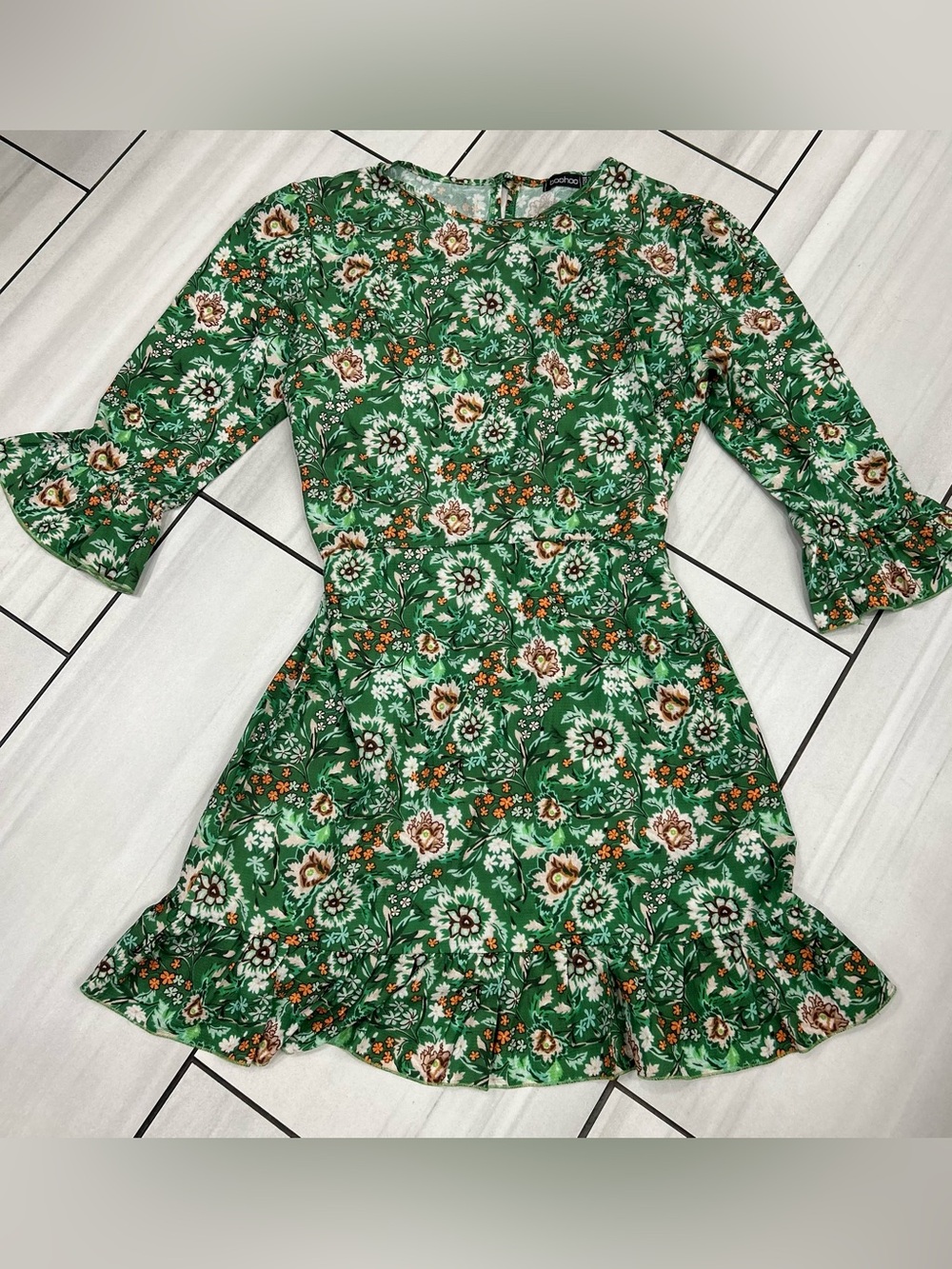 BooHoo Mini Dress Womens US 8 UK 12 Green Floral Pattern Flare Bell Sleeve